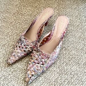Mikala pointed toe mules shoes, size 8